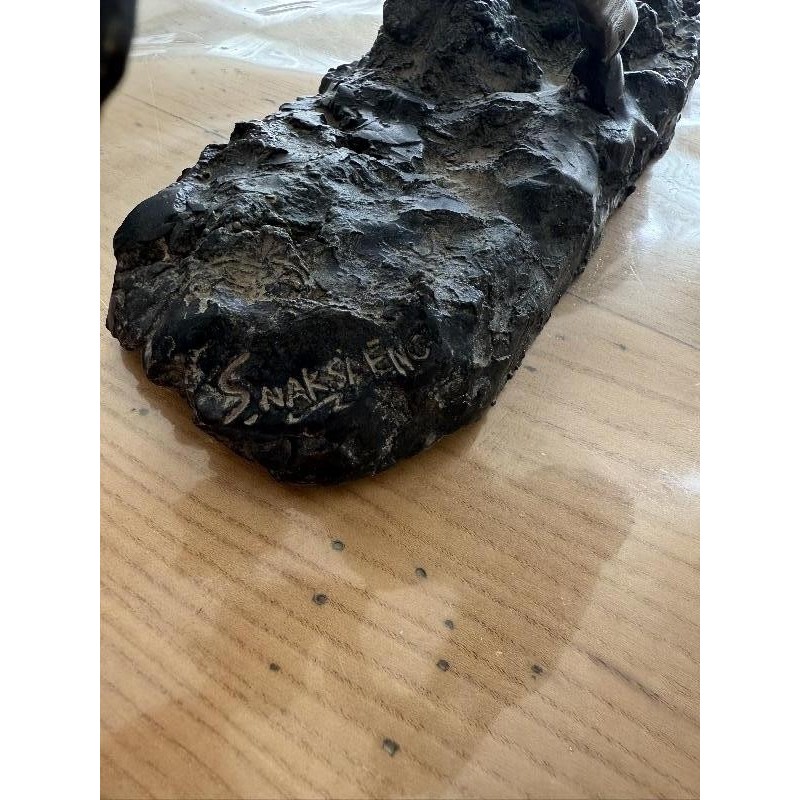 MAGNIFIQUE CHEVAL EN BRONZE SIGNER S . NAKSAENG 30 CM DE HAUT PAR 35 CM DE LARGE PIECES RARE A SAISI