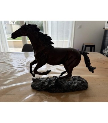 MAGNIFIQUE CHEVAL EN BRONZE SIGNER S . NAKSAENG 30 CM DE HAUT PAR 35 CM DE LARGE PIECES RARE A SAISI